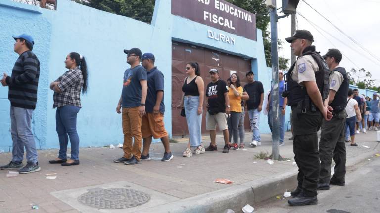 Elecciones Ecuador: 3.850 instituciones educativas van a clases a distancia desde este 11 de octubre