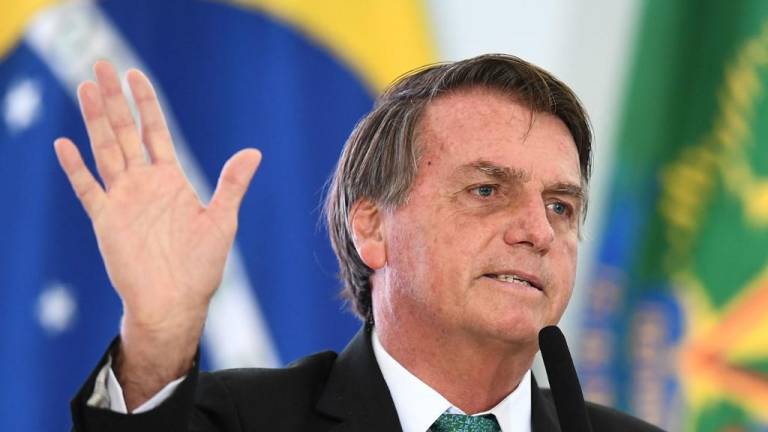 El presidente de Brasil, Jair Bolsonaro, es hospitalizado de emergencia