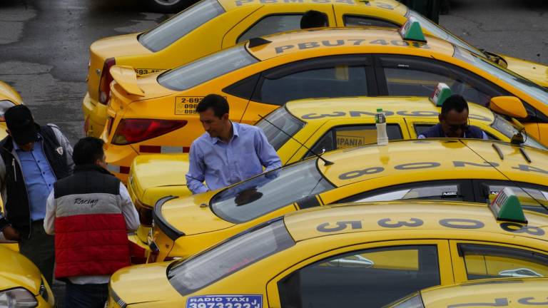 Estabilización del extra y ecopaís: Gobierno llama a conductores para que reciban monto mensual