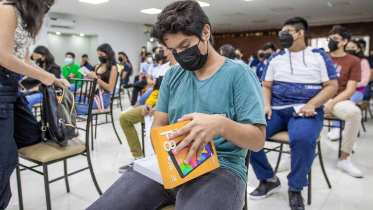 Municipio de Guayaquil pone fin a entrega de tablets y anuncia denuncia por venta de estos dispositivos