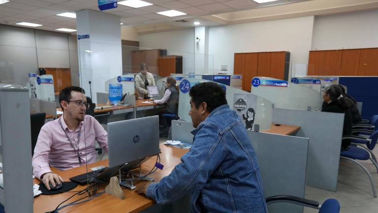 SRI amplía plazos para declaraciones de impuestos tras fallas en su plataforma