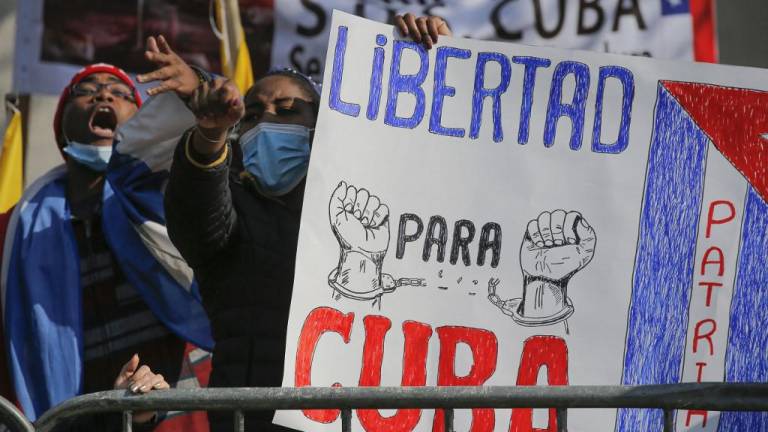 ¿Cuál es la postura de Ecuador sobre las manifestaciones antigubernamentales en Cuba?