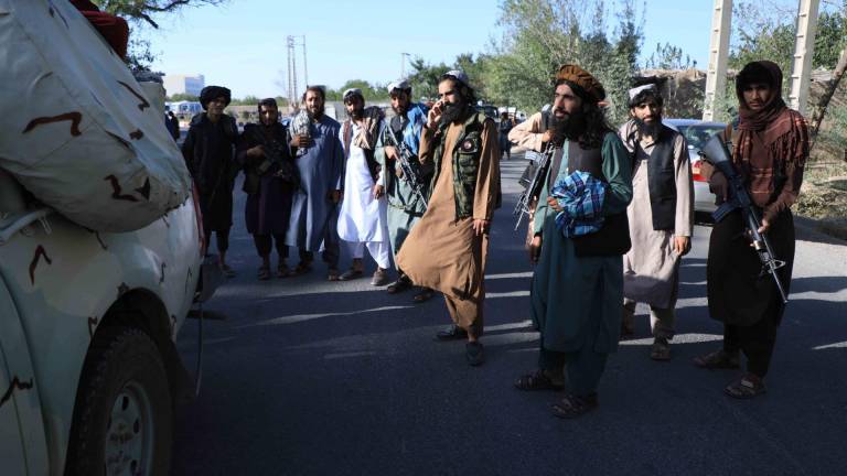 ¿Habrá una transferencia pacífica del poder en Afganistán tras la huida de las autoridades?