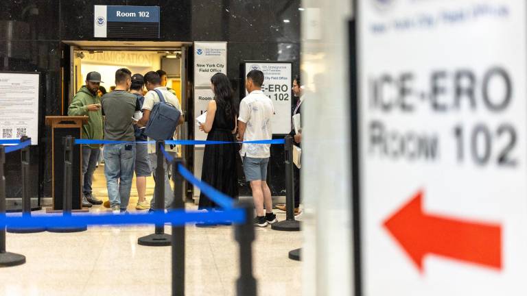 EE.UU. eliminará los pagos en efectivo y cheques en trámites migratorios y de ciudadanía