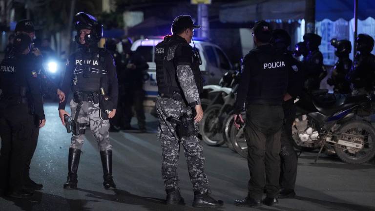 Detienen a 113 personas en la sexta noche del toque de queda en Ecuador