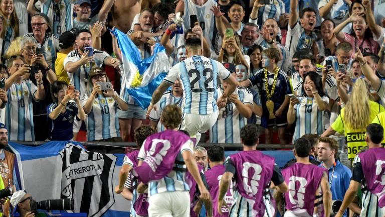 Lautaro Martínez, celebra tras marcar el tercer gol de su equipo durante el partido de cuartos de final del Mundial de fútbol de 2026 entre Argentina y Suiza.