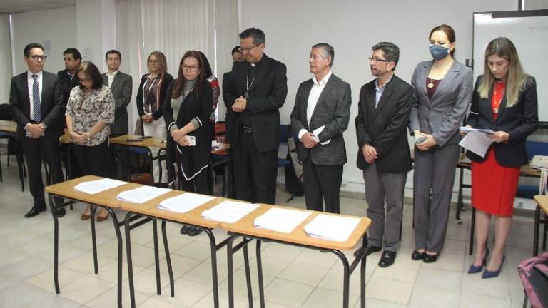 Banca pública de Ecuador reestructurá deudas de entre 3.000 y 10.000 dólares