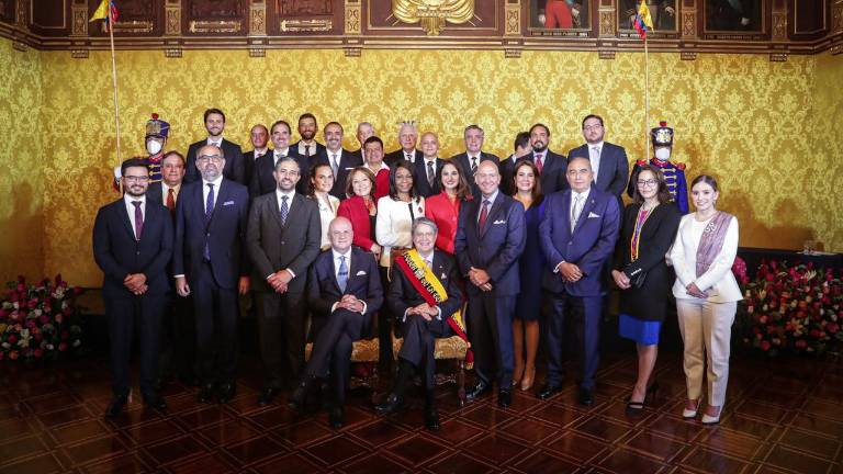 Presidente Lasso decreta norma ética gubernamental y designa a sus ministros