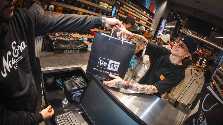 En el 2021, New Era abrió su propia tienda, ubicada en el centro comercial Mall del Sol, en Guayaquil. Para este año la marca prevé aperturar tres locales más.