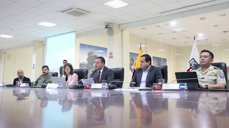 Gobierno cuestiona al Municipio de Guayaquil sobre el uso de mascarilla en espacios cerrados: No confundan a las personas