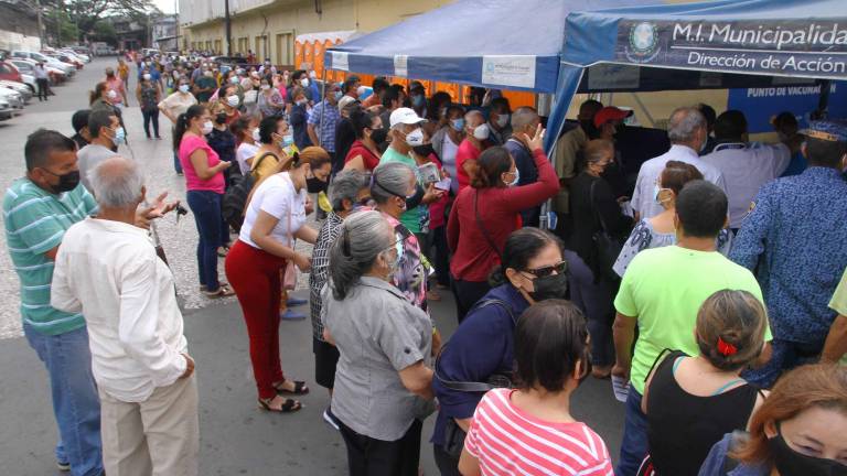 Plan de vacunación del Gobierno de Lasso contempla personas entre 18 y 49 años