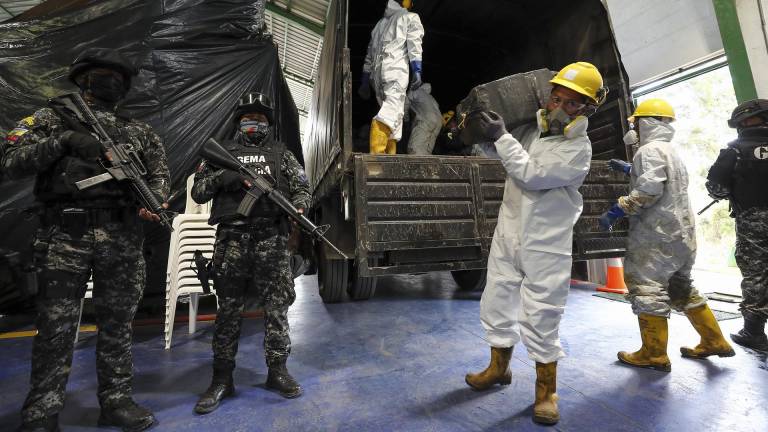Ecuador incinera 9,3 toneladas de droga decomisada en guerra al narcotráfico