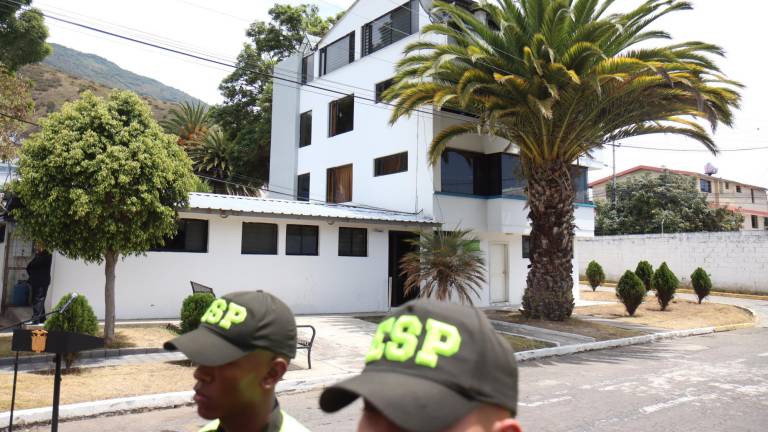 Frenan posible demolición del edificio de la Escuela de Policía donde habría ocurrido el crimen de María Belén Bernal