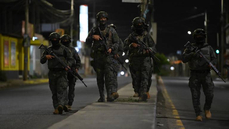 Toque de queda en Ecuador: así podrán movilizarse pasajeros hacia los aeropuertos de Guayaquil, Manta y Santa Rosa