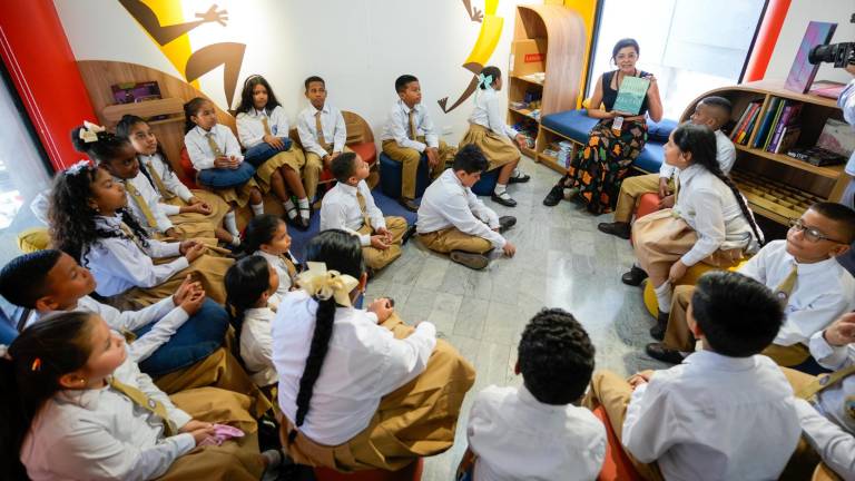 Gobierno abre 1.000 vacantes para docentes de Educación General Básica de Segundo a Séptimo