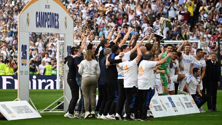 Real Madrid se consagra campeón de La Liga española y aguarda por la revancha en Champions