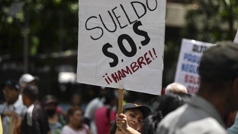 Nos han puesto como mendigos: maestros de Venezuela protestan por salarios de menos de un dólar diario
