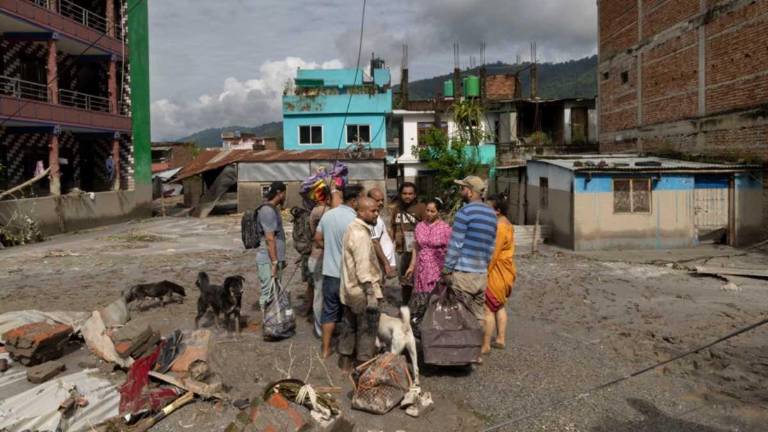 China y Nepal en alerta ante el peligro de una nueva riada debido a agua retenida en el Tíbet