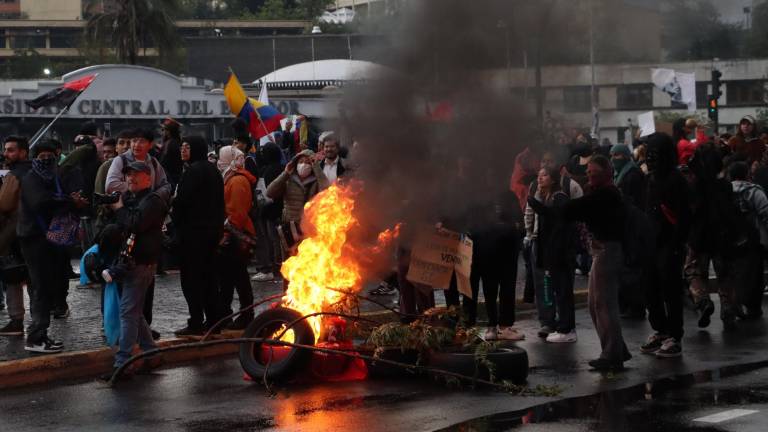 Microvistazo | Sigue el paro nacional en Ecuador, aunque ya se registran primeros intentos de diálogo