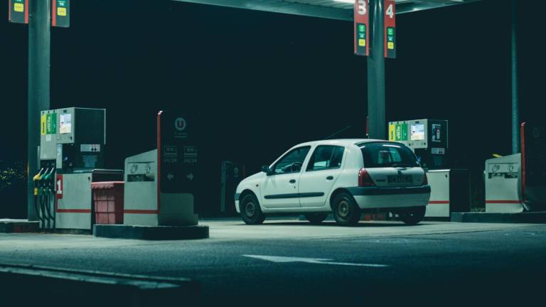 Bomberos disponen cierre de gasolineras en Guayaquil durante la noche de fin de año