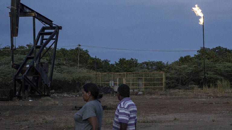 Antorcha de petroleo en Cabimas (Venezuela).