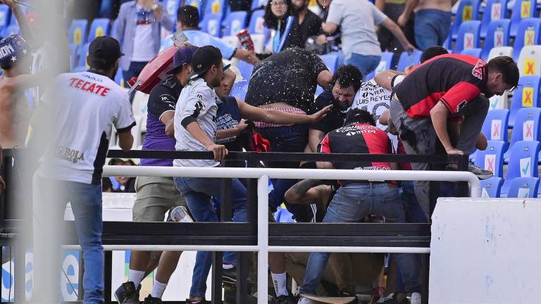 Fiscalía mexicana indaga intento de homicidio tras riña en estadio de fútbol
