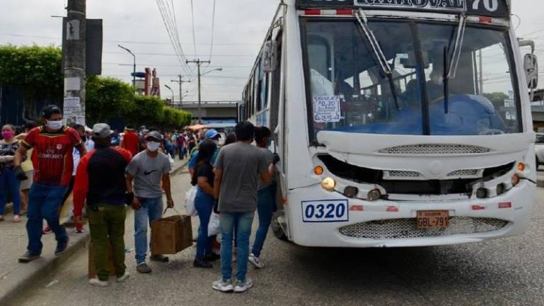 Guayaquil considera aumento en tarifa de buses urbanos y Metrovía a 45 centavos