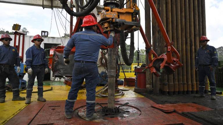 Producción de barriles de petróleo por día podría aumentar a 700.000, afirma un experto