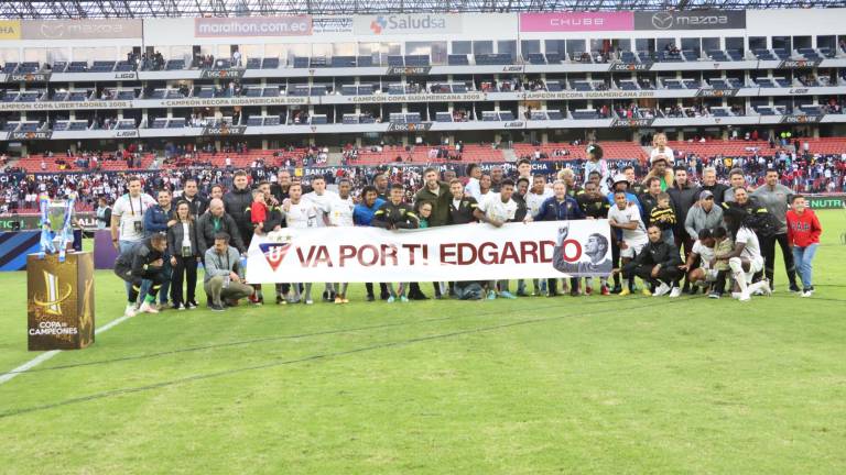 Liga de Quito gana la Copa de Campeones de Ecuador y la dedica al técnico Edgardo Bauza
