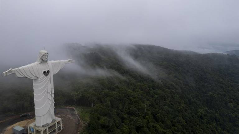 Mayor Cristo del mundo es erguido en Brasil y espera ser inaugurado en 2023