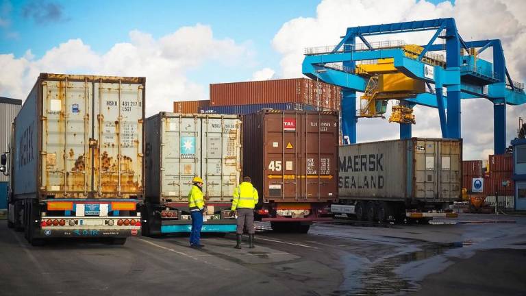 Gremios de exportadores solicitan la aplicación del drawback ante la persistente crisis de contenedores