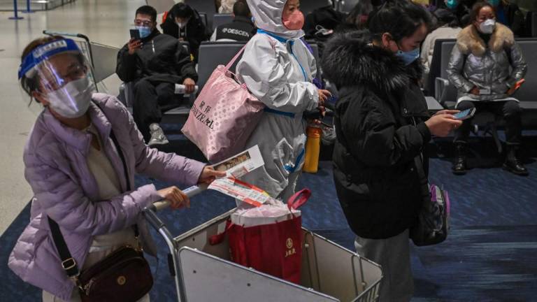 China considera inaceptable restricciones a viajeros chinos y advierte contramedidas