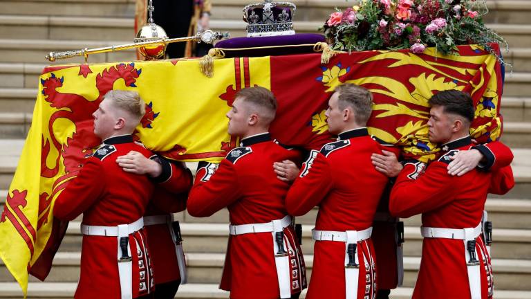 El funeral de Isabel II brinda un adiós majestuoso a la reina de reinas