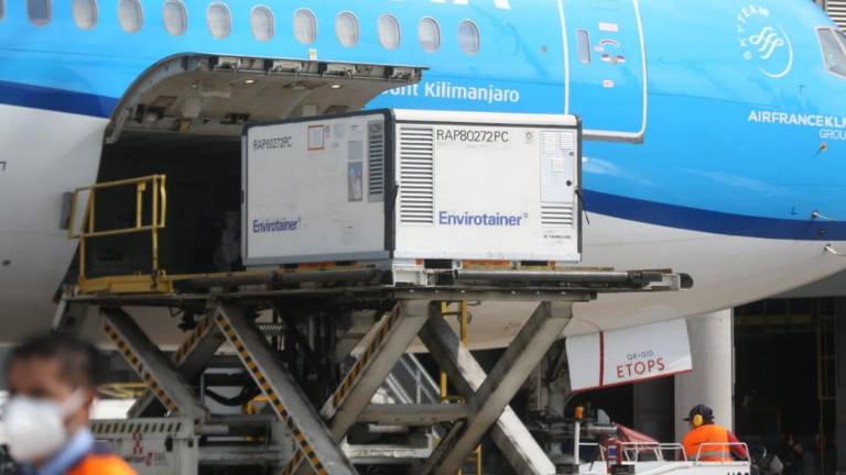 Ecuador adquirió 6 millones de vacunas CanSino, pero no tienen aprobación de la OMS. SÍ, PERO...