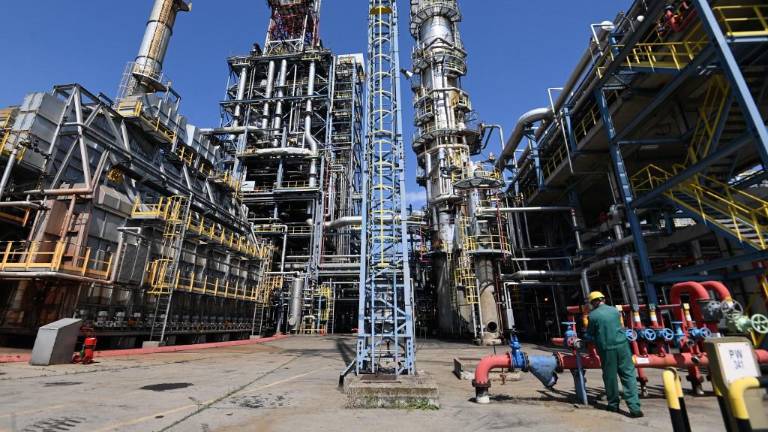 Países del G7 se comprometen a dejar de importar petróleo ruso