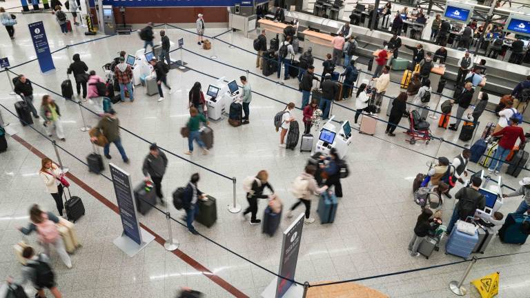 Crisis en aeropuertos de EE.UU. se agrava con más de dos mil vuelos cancelados en dos días