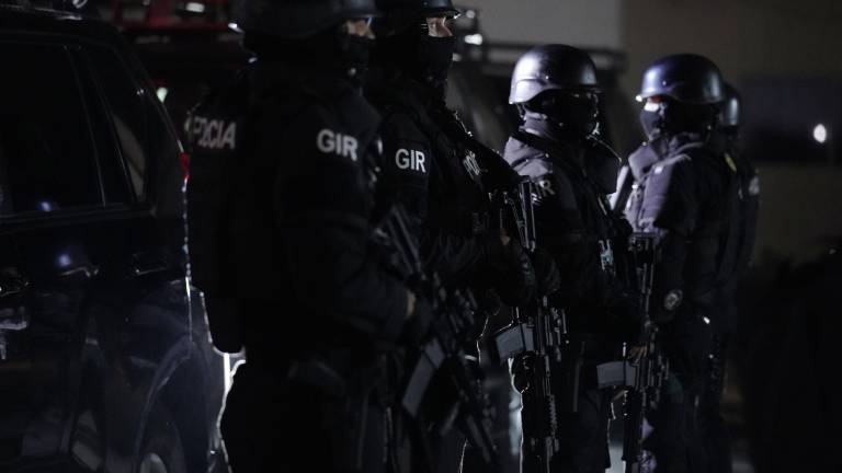 Microvistazo | Gobierno despliega 7.000 policías ante violencia y amenaza de coches bomba