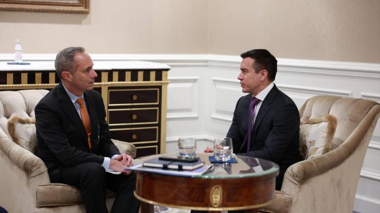 Microvistazo | Gobierno obtiene crédito de USD 250 millones para comprar medicamentos