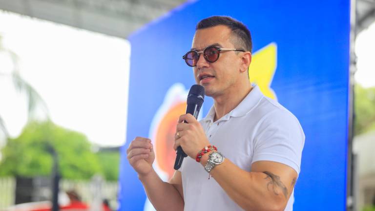 Noboa habló sobre contratos del Municipio de Guayaquil.