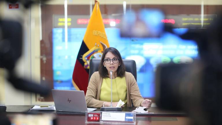 Prueba PCR y aislamiento para arribos a Ecuador desde Brasil e India