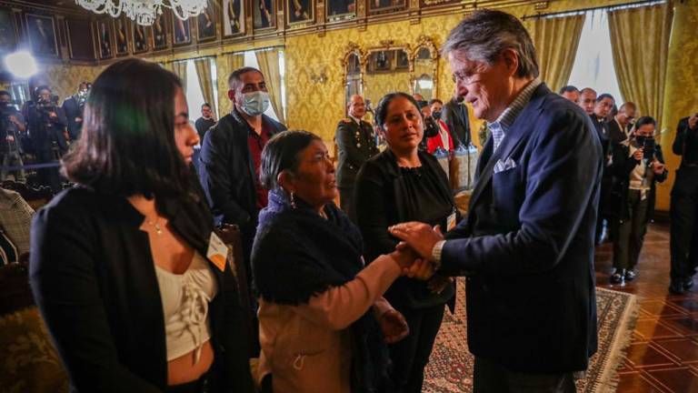 Presidente Guillermo Lasso donó su sueldo a familia de militar fallecido en protestas