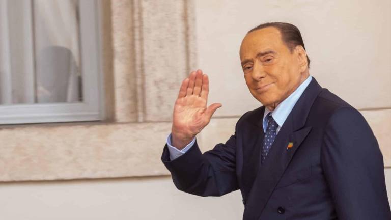 Silvio Berlusconi es hospitalizado por leucemia crónica