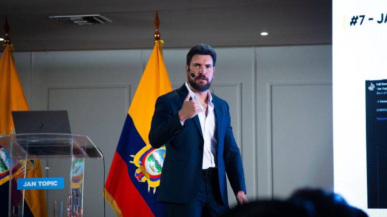Jan Topic explica a los medios sobre el proceso a seguir en la impugnación a su candidatura.