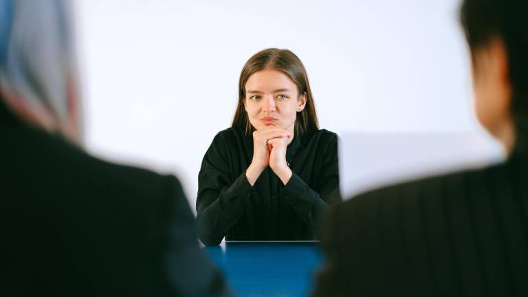 5 Tips para que tu lenguaje corporal no te traicione en una entrevista de trabajo