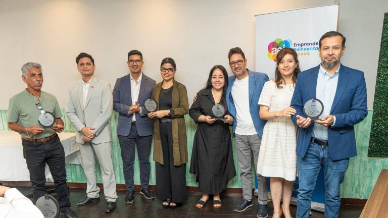 Alianza para el Emprendimiento e Innovación (AEI) graduó a emprendedores gastronómicos en formación técnica como la atención al cliente, organización interna, contabilidad, y declaración de impuestos.