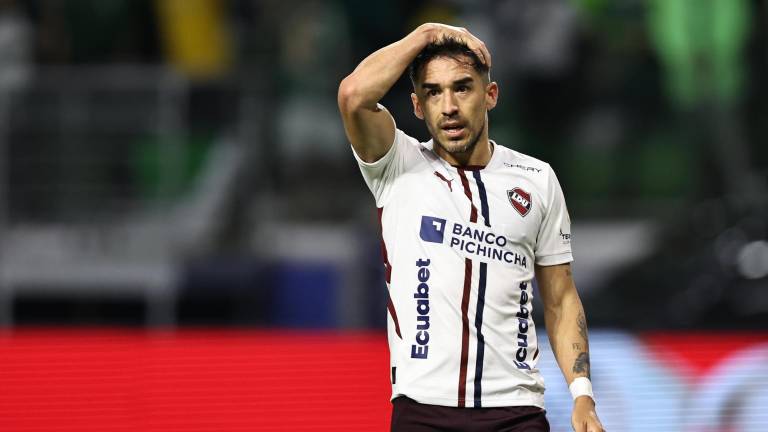 Lisandro Alzugaray de LDU Quito reacciona este jueves, en el partido de vuelta por la semifinal de la Copa Libertadores entre Palmeiras y LDU Quito en el estadio Allianz Parque, en Sao Paulo.