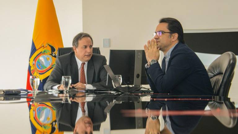 Ministro de Economía, Simón Cueva, durante rueda de prensa el 26 de enero de 2022.