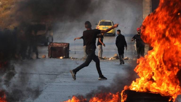 Más de mil muertos en dos días de guerra entre Israel y Hamás: militares se despliegan para matar a cada terrorista