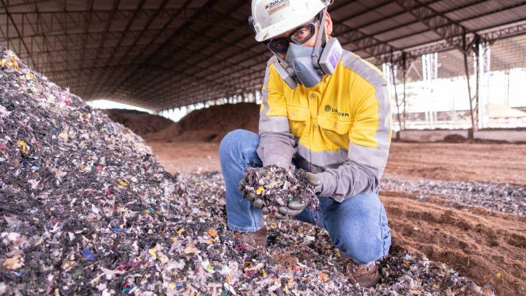 UNACEM Ecuador recupera diversos materiales ya utilizados para optimizar sus procesos productivos.