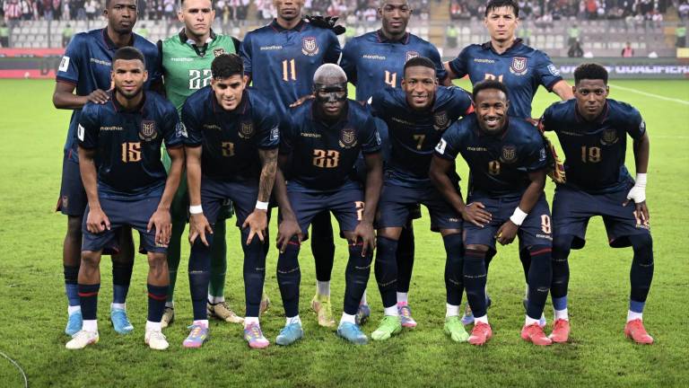 Ecuador enfrenta a Perú en un partido clave para sellar su pase al Mundial 2026.